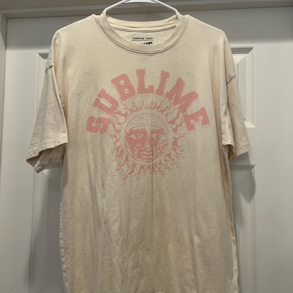American Eagle Outfitters Cream Tee with Pink Graphic